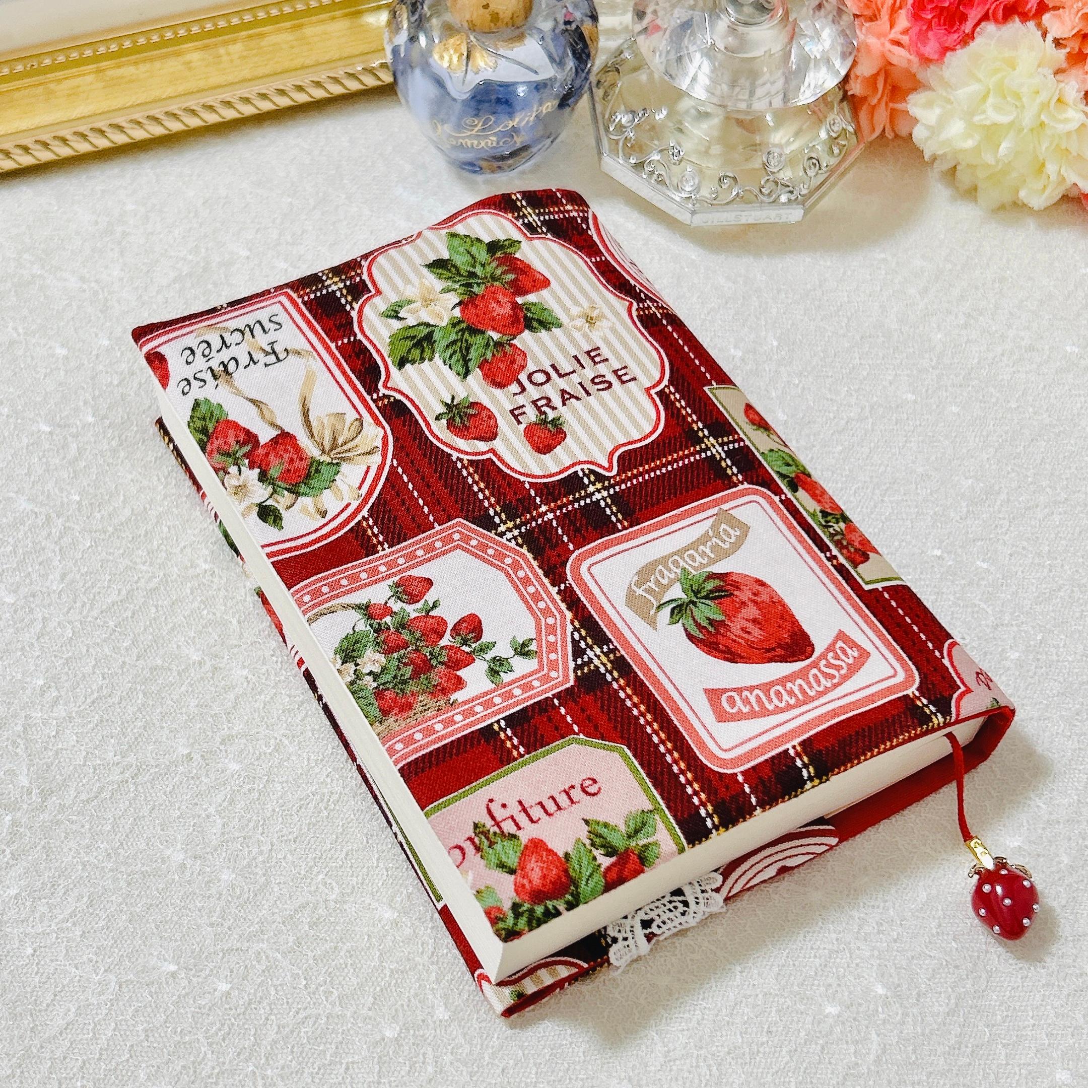 ストロベリータータン♡ブックカバー(レッド)1枚目の画像