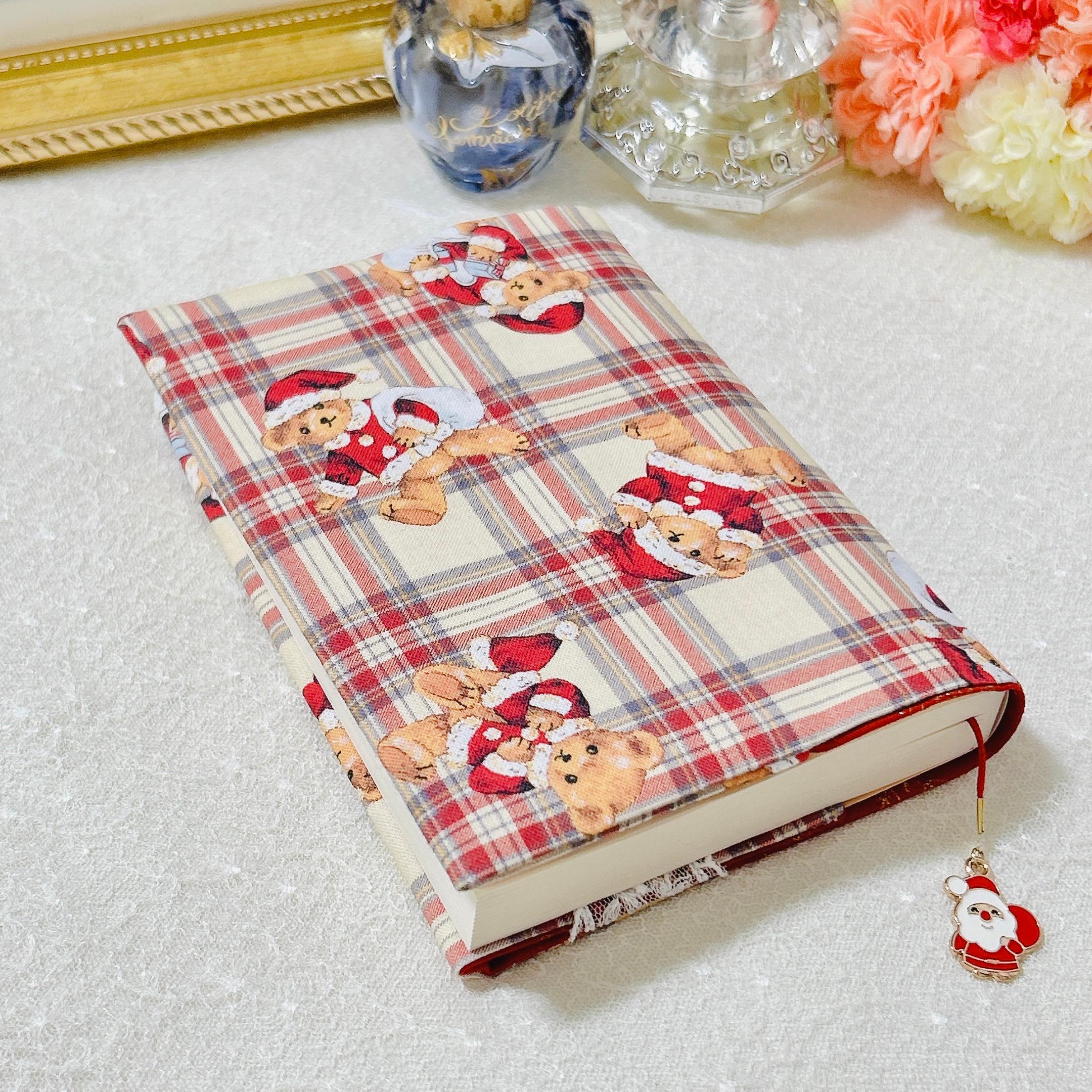 【♡12/25まで限定販売♡】2025クリスマス⭐︎ブックカバー(サンタベア)1枚目の画像